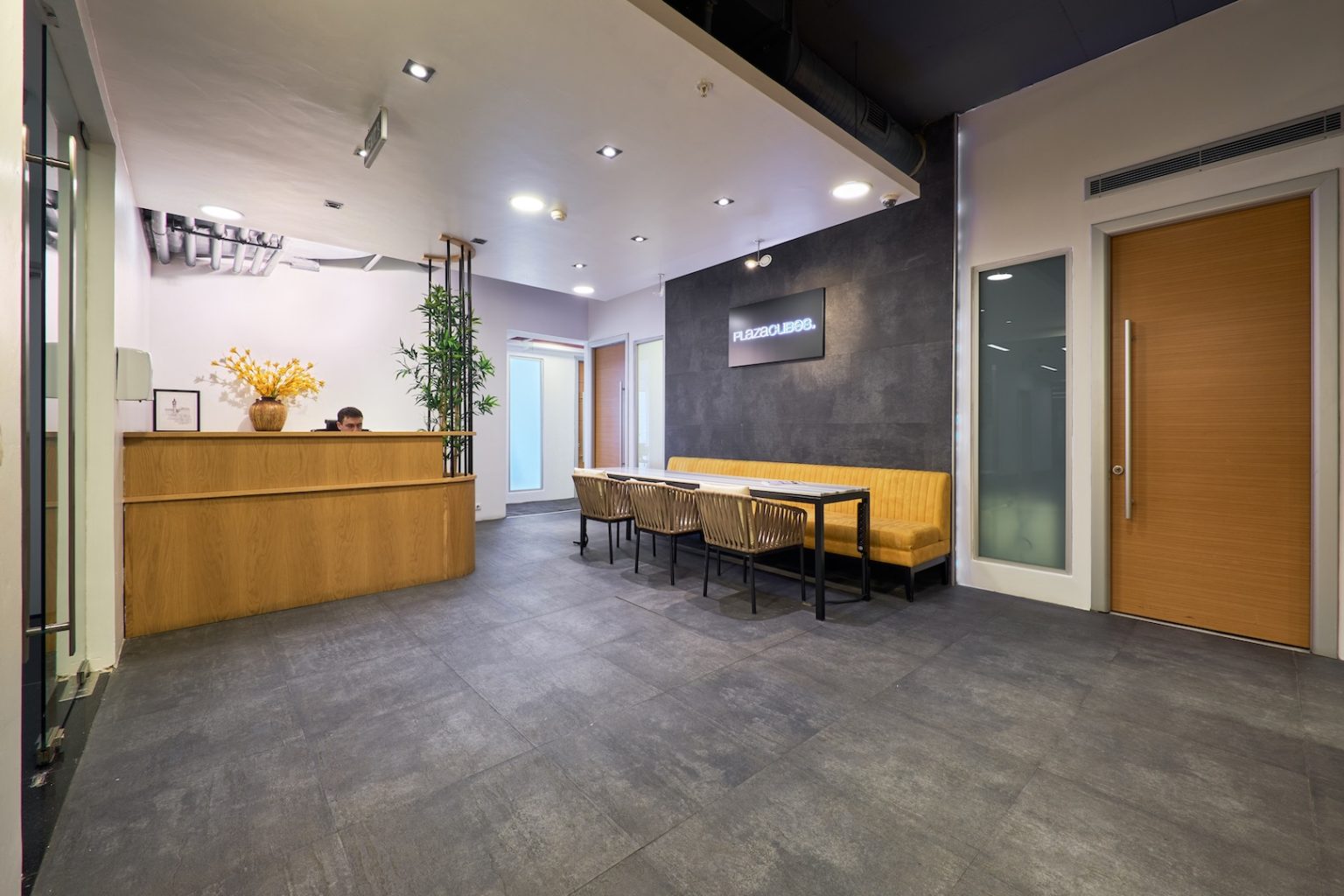 Plaza Cubes - Cessas Plaza